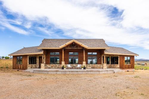 Fruitland Villa | Space to Breathe, Where Life Moves at Your Pace