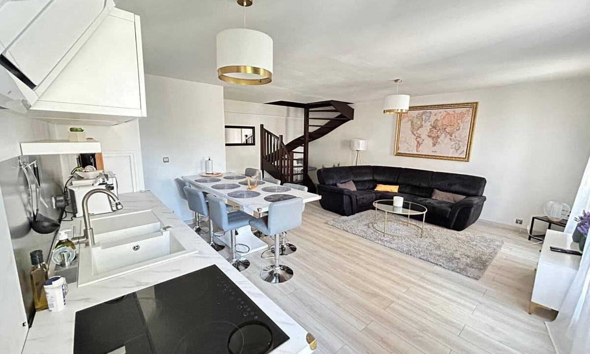 Centre Ville Rive Gauche Apartment | Spacieux Duplex Près des Quais de Seine