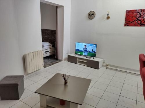 Anzin Apartment | Spacieux studio confortable