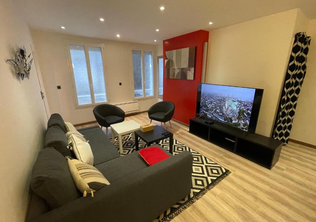 Chartres Apartment | Spacieux T2 avec parking à 200 m Cathédrale