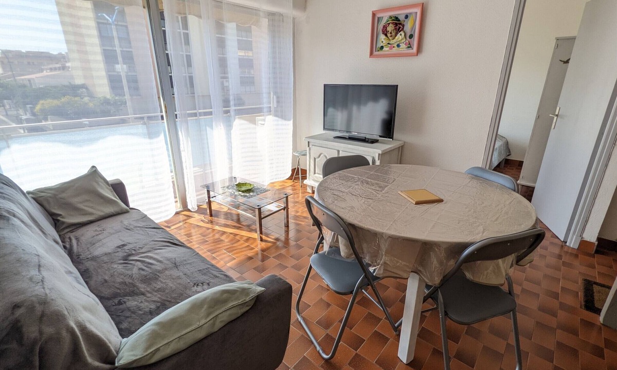Port-la-Nouvelle Apartment | Spacieux T3 climatisé pour 5 pers. à 200m de la plage avec parking.