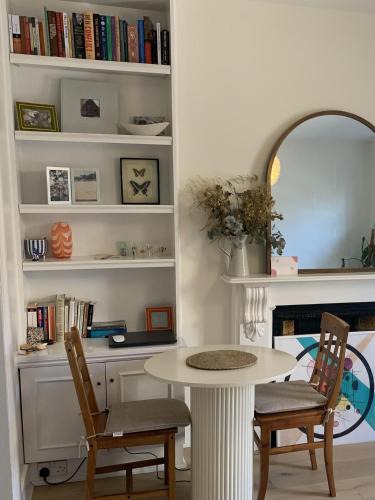 Munster Apartment | Spacious 1 Bedroom Flat In Fulham