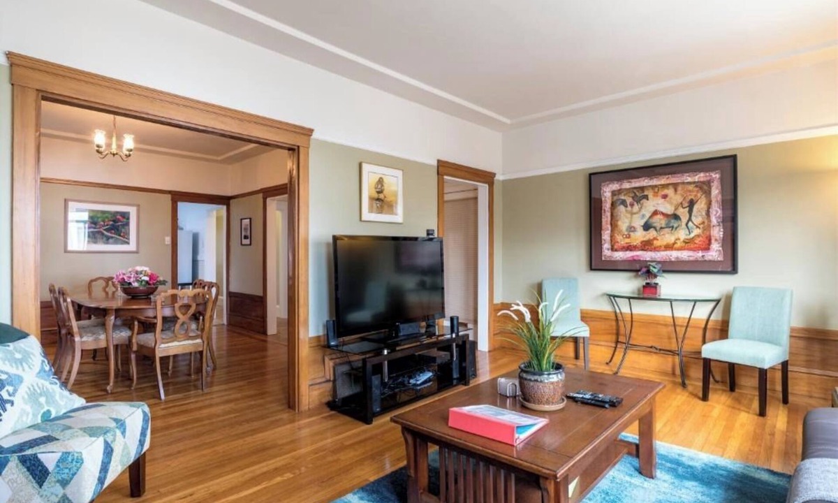Richmond District Apartment | Spacious 1400sf Family Suite Private Garage Walk to Presidio & Baker Beach