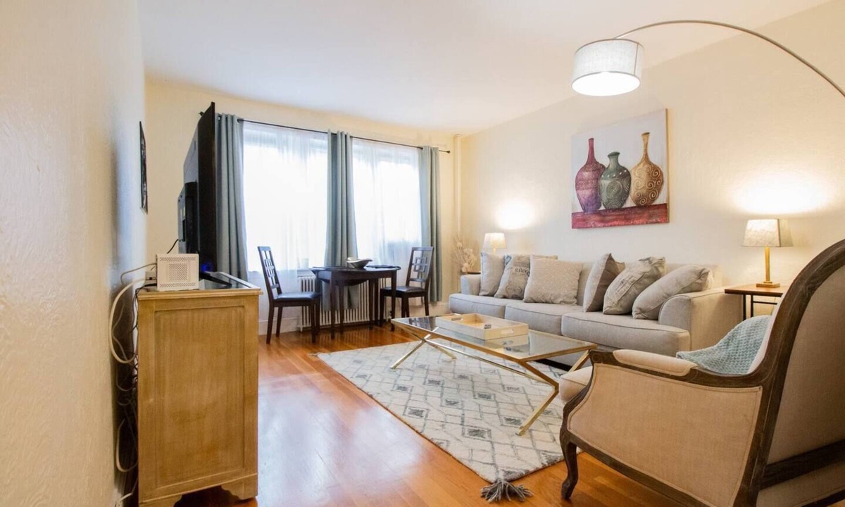 Commonwealth Apartment | Spacious 1Bed, Boston Coll, Elevator, Roof Deck