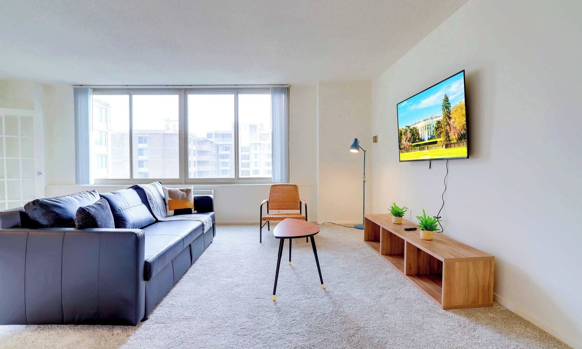 Aurora Highlands Apartment | Spacious 1BR+Den | Steps from Pentagon City