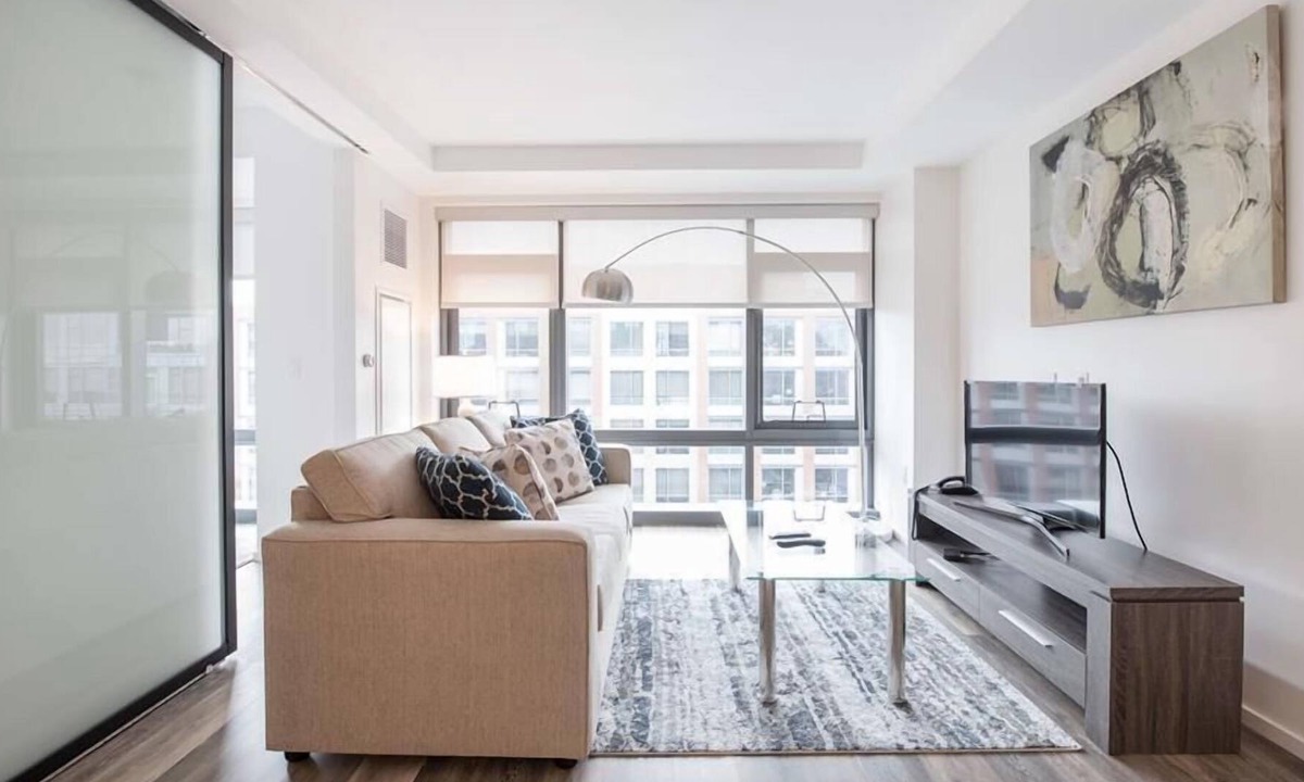 Shawmut Apartment | Spacious 1BR | Full Kitchen | Work Desk & WiFi | by GLS