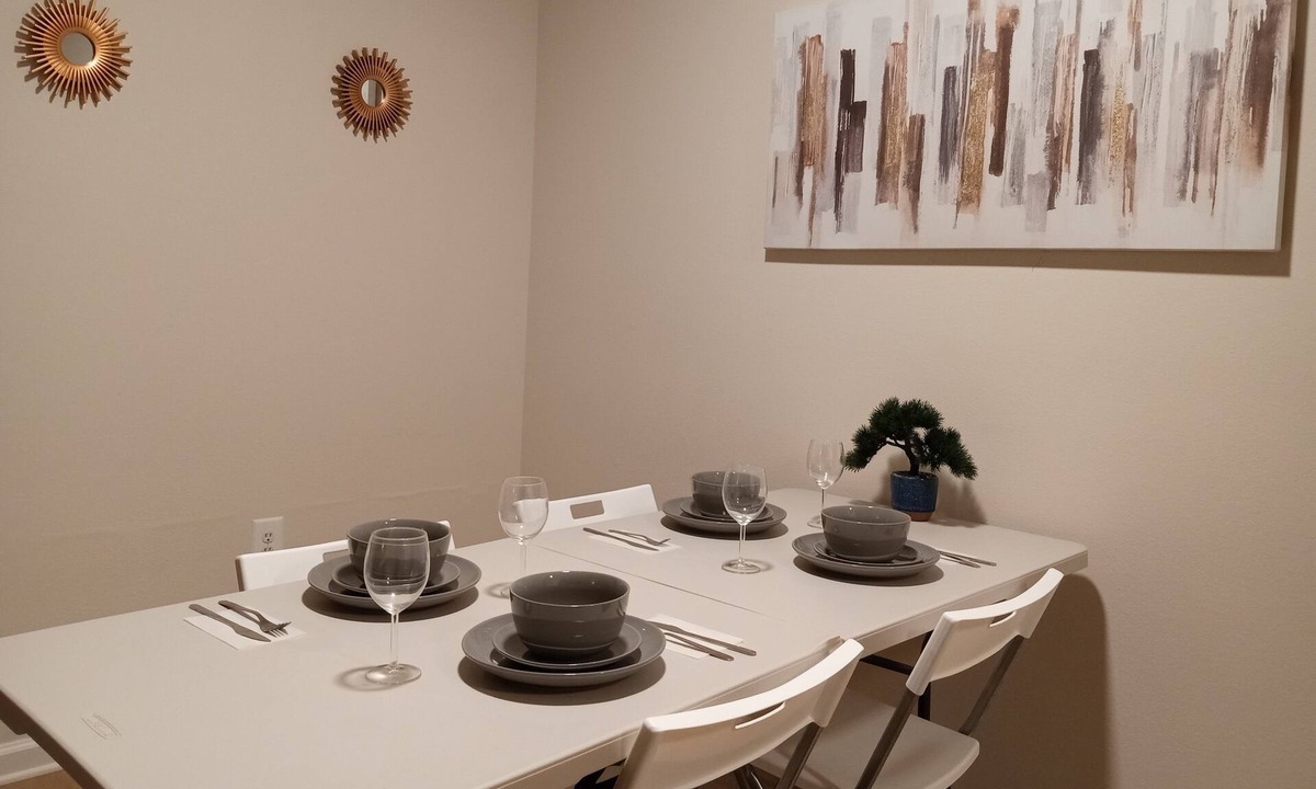 North Bethesda Apartment | Spacious 2/2 Home by Metro