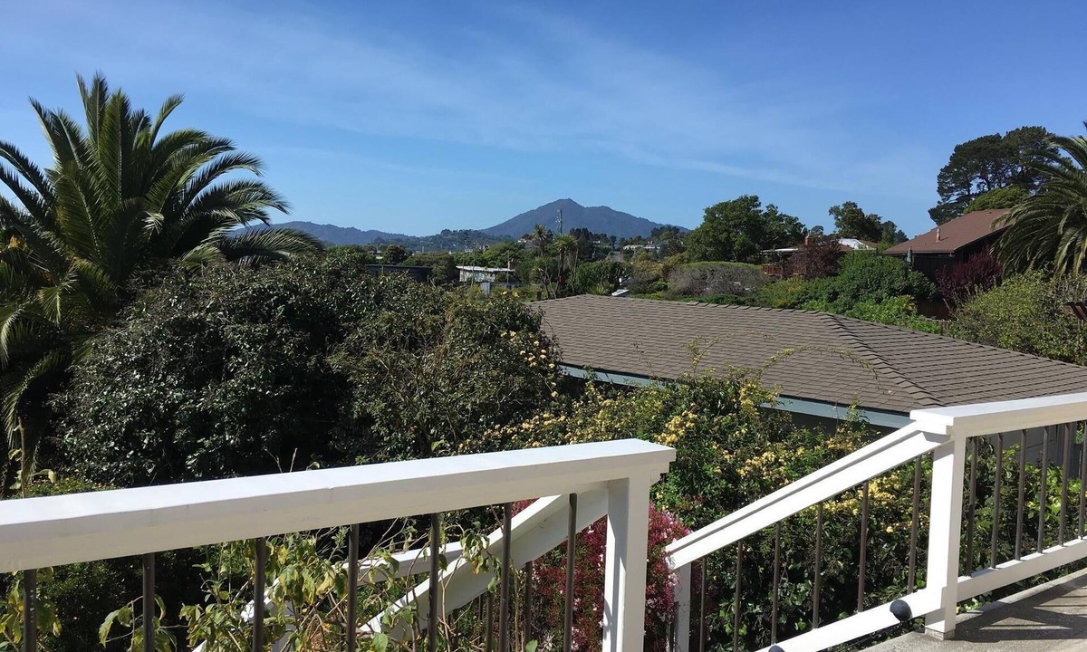 San Rafael House | Spacious 2+ Bdrm, 2 Ba Home With Stunning View, 4 wk min, mostly spring and fall