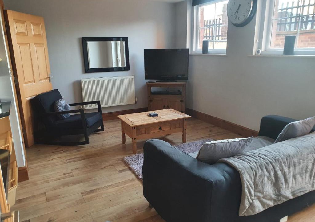 Barrow-in-Furness Apartment | Spacious 2 bed appartment next to BAE with spa bath