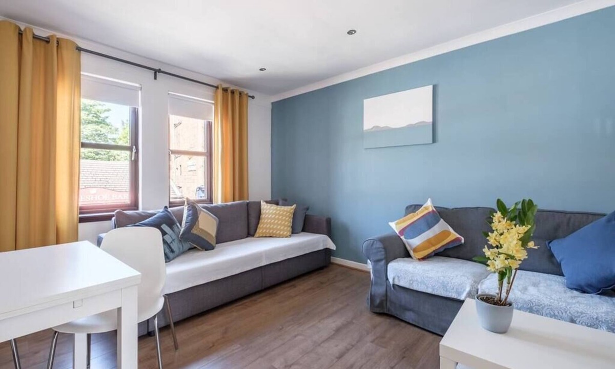 Uddingston Apartment | Spacious 2 bed apartment in Uddingston