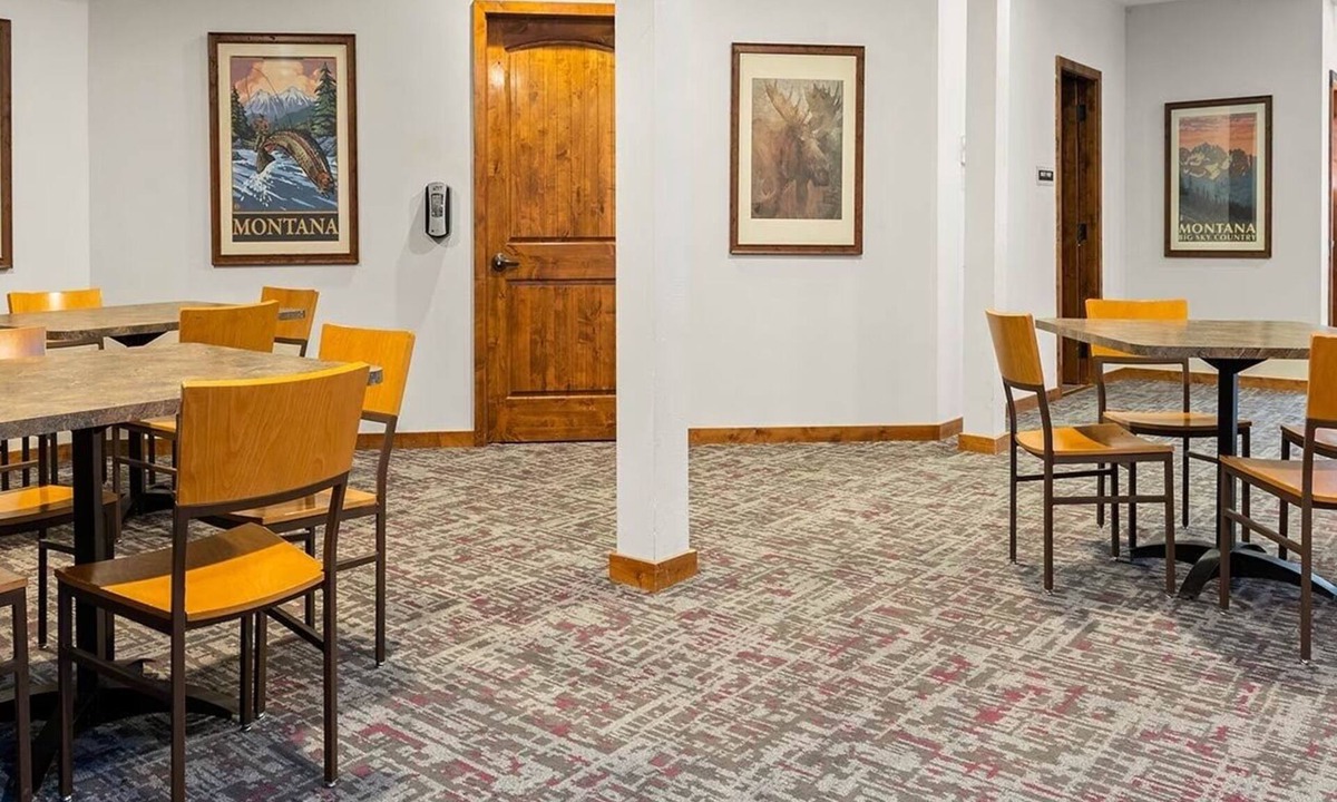 West Yellowstone Condo | Spacious 2-bedroom condo with Fireplace in majestic West Yellowstone
