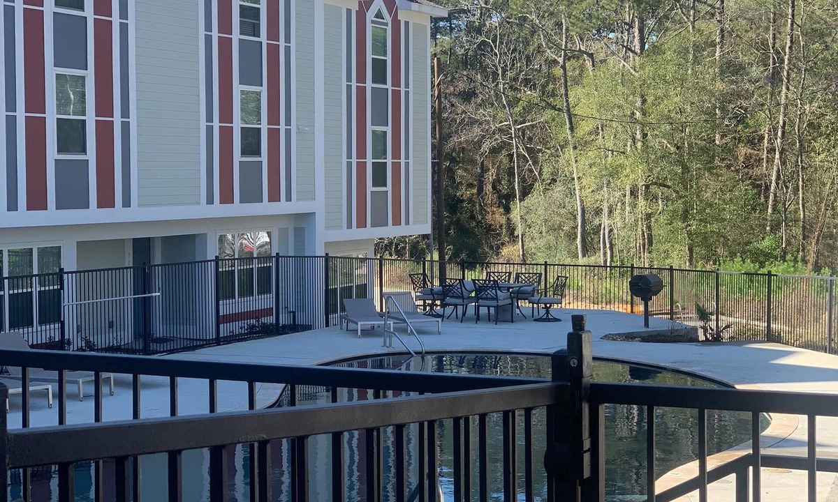 Huntsville Apartment | Spacious 2 Bedroom/ 2.5 Bathroom Soundproof Apartment for Rent. Close to town!