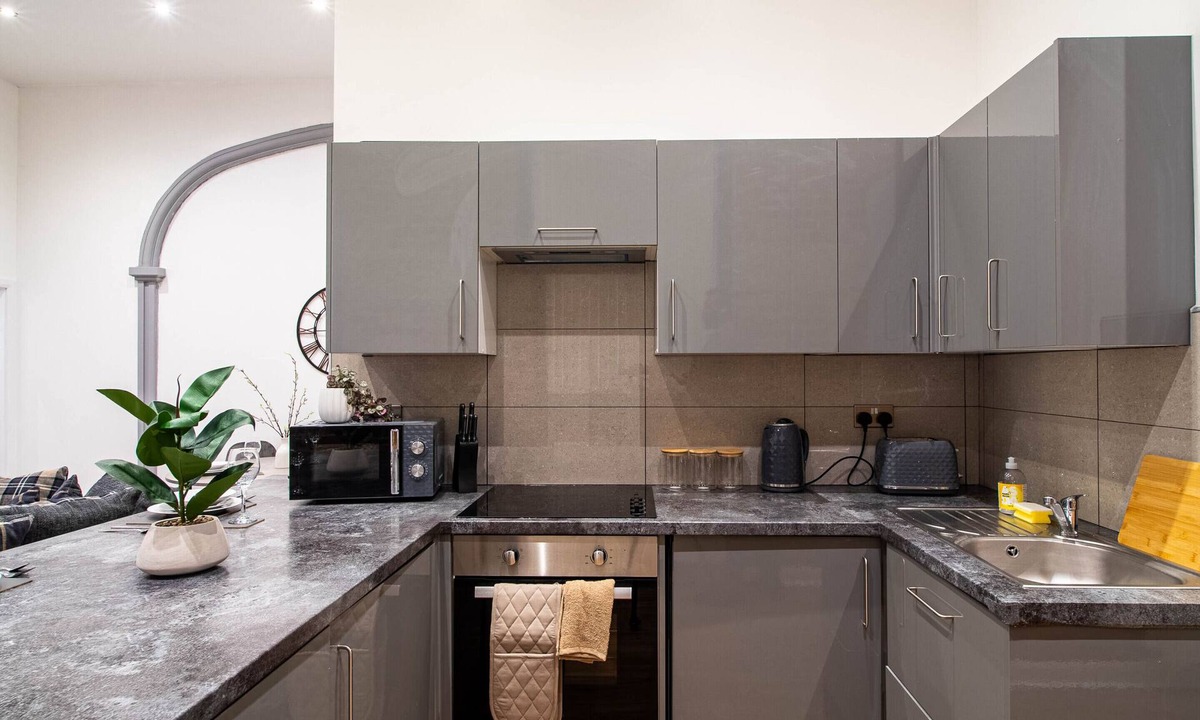 Barnsley Apartment | Spacious 2-Bedroom Apartment in Central Barnsley