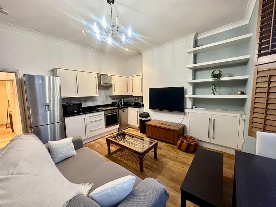 Dartmouth Park Apartment | Spacious 2 bedroom apartment