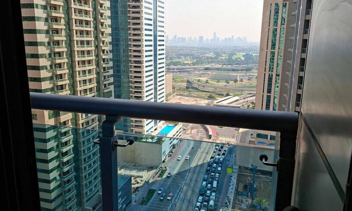 Dubai Marina Hotel | Spacious 2 bedroom Apt Near Marina Tram
