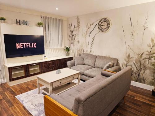 Edgware Apartment | Spacious 2-bedroom Flat, Edgware London