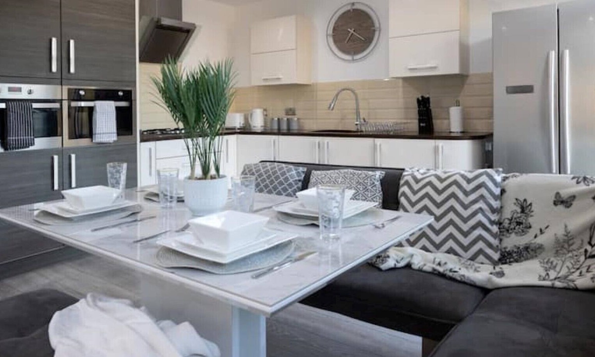 Longton Other | Spacious 2 bedroom house with off road parking