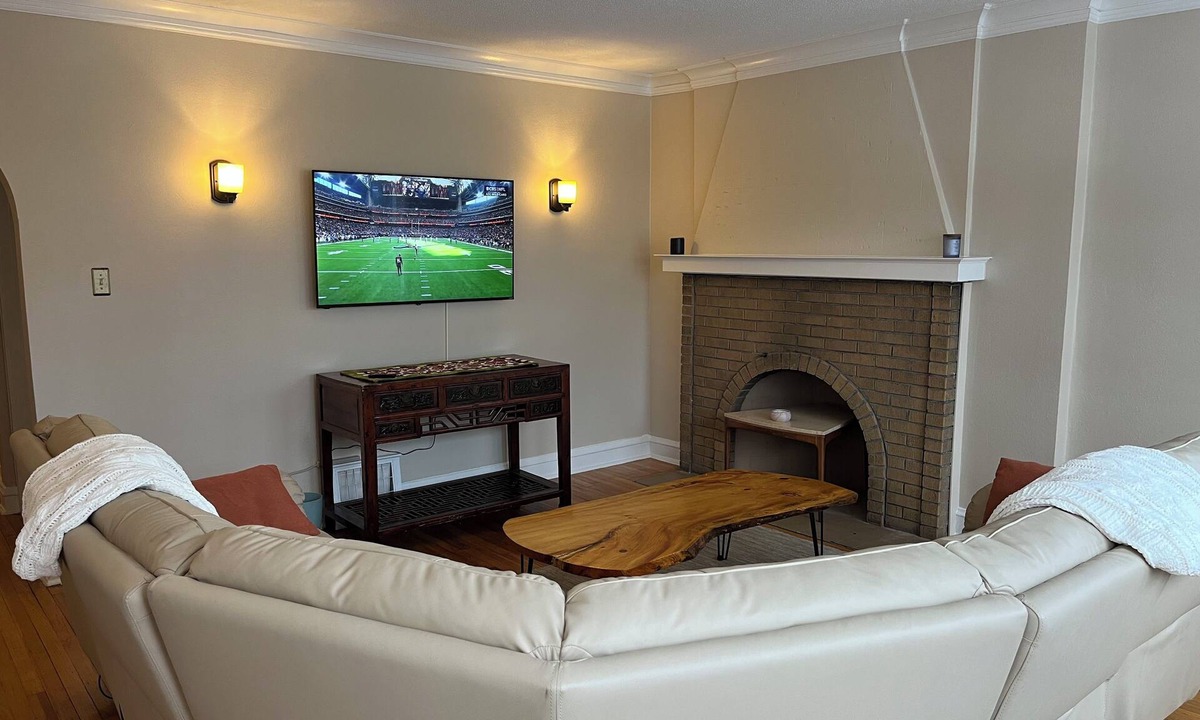 Forest Park Apartment | Spacious 2-bedroom apartment in Forest Park