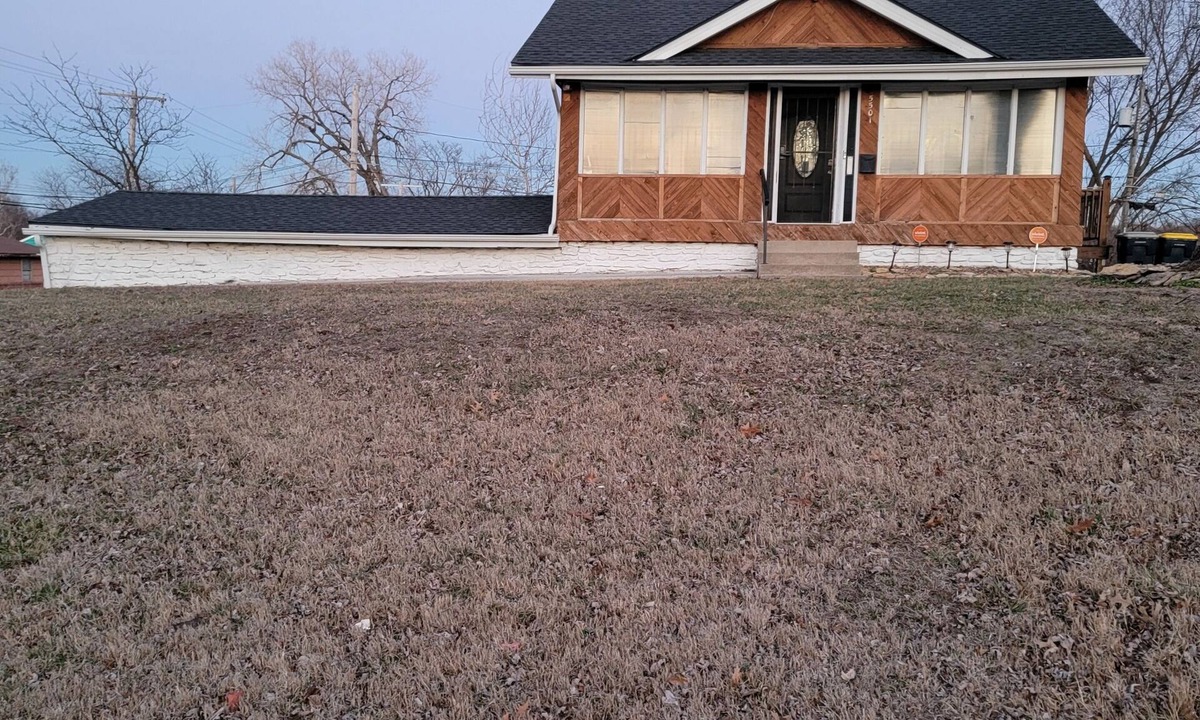 Kansas City House | Spacious 2-bedroom house in enchanting Kansas City with AC