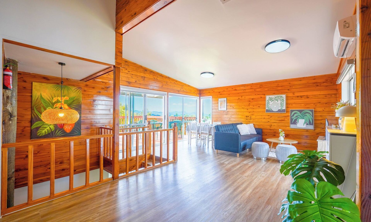 Whangarei House | Spacious 2-Bedroom with Stunning Balcony Views (Shared Amentities)