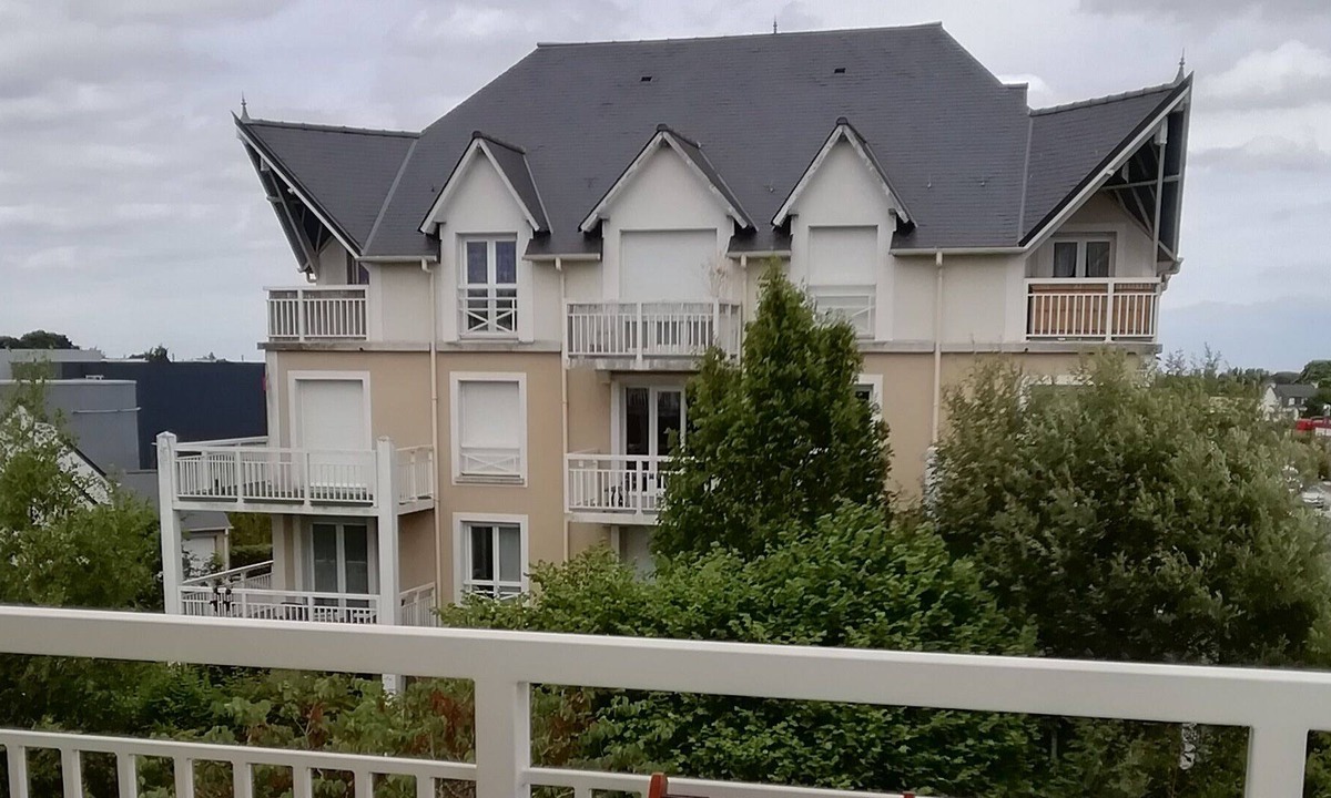 Pleurtuit Apartment | Spacious 2 bedrooms sunny 5 minutes from Dinard
