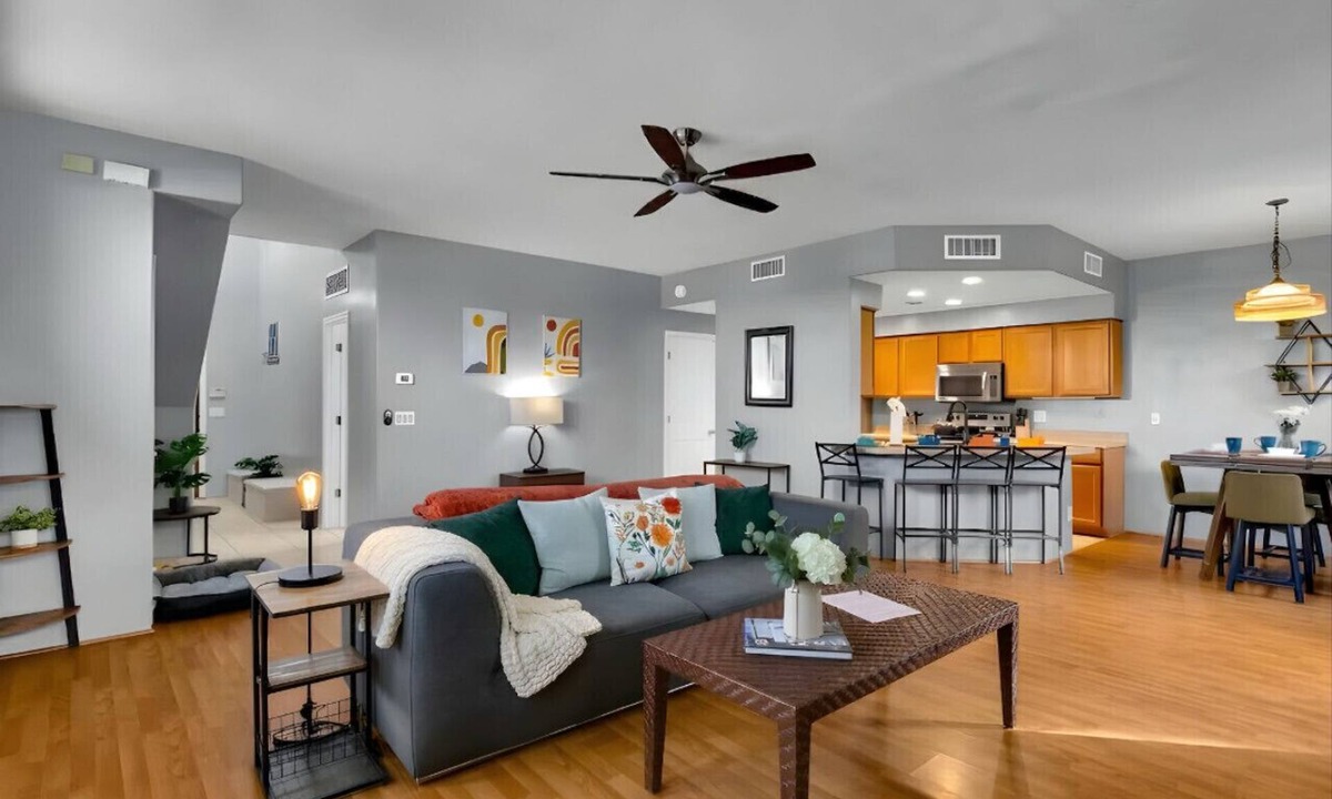 West University House | Spacious 2-Story Townhome | Patio & Parking