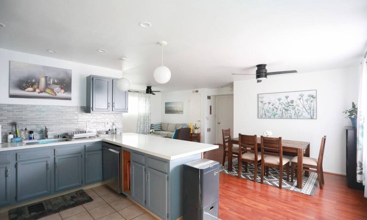 Mosswood Apartment | Spacious 2BR/1BA Apt in Temescal Oakland w/Parking