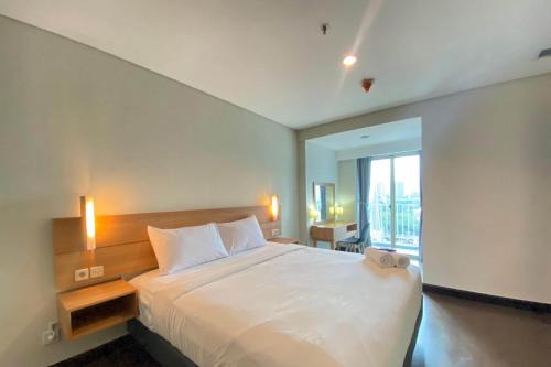 Braga Apartment | Spacious 2BR Apartment at El Royale near BIP By Travelio