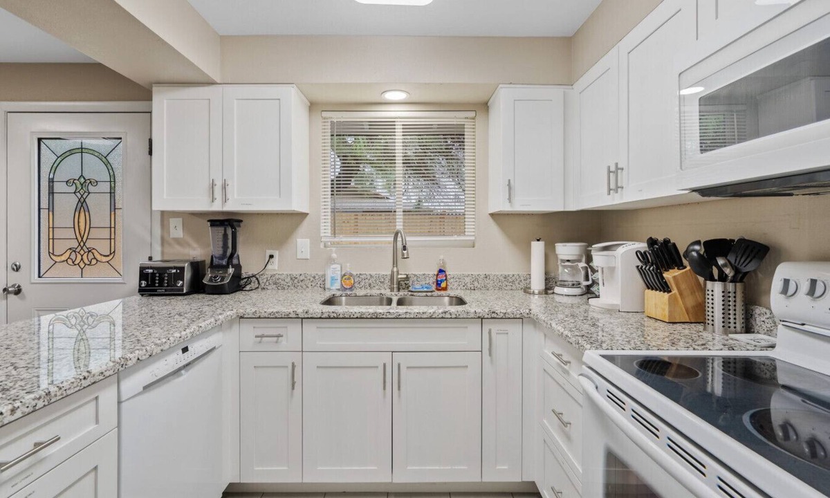 Mesa Apartment | Spacious 2BR condo by downtown Mesa free parking