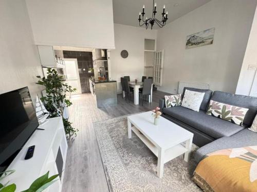 Joppa Apartment | Spacious 2BR Home by Portobello Beach