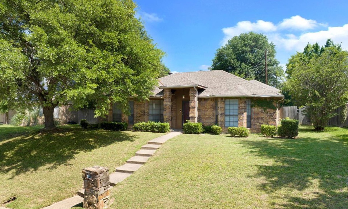Buckner Terrace - Everglade Park House | Spacious 2BR home near Downtown Dallas