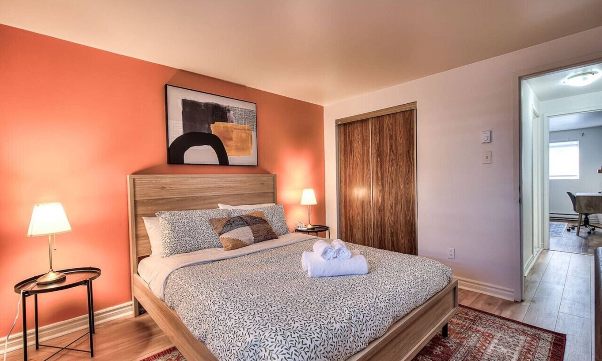 Pierrefonds-Roxboro Apartment | Spacious 2BR in MTL with included parking spot