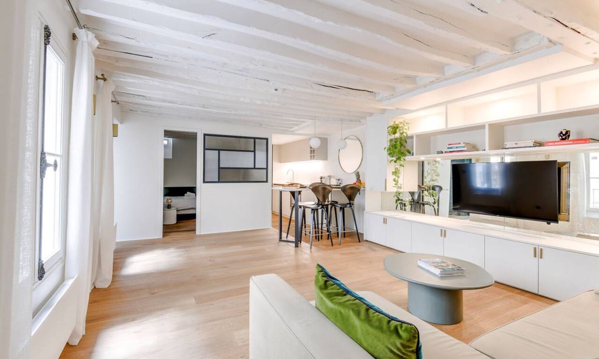 Quartier des Invalides Apartment | Spacious 2BR - Musée d'Orsay & the Seine