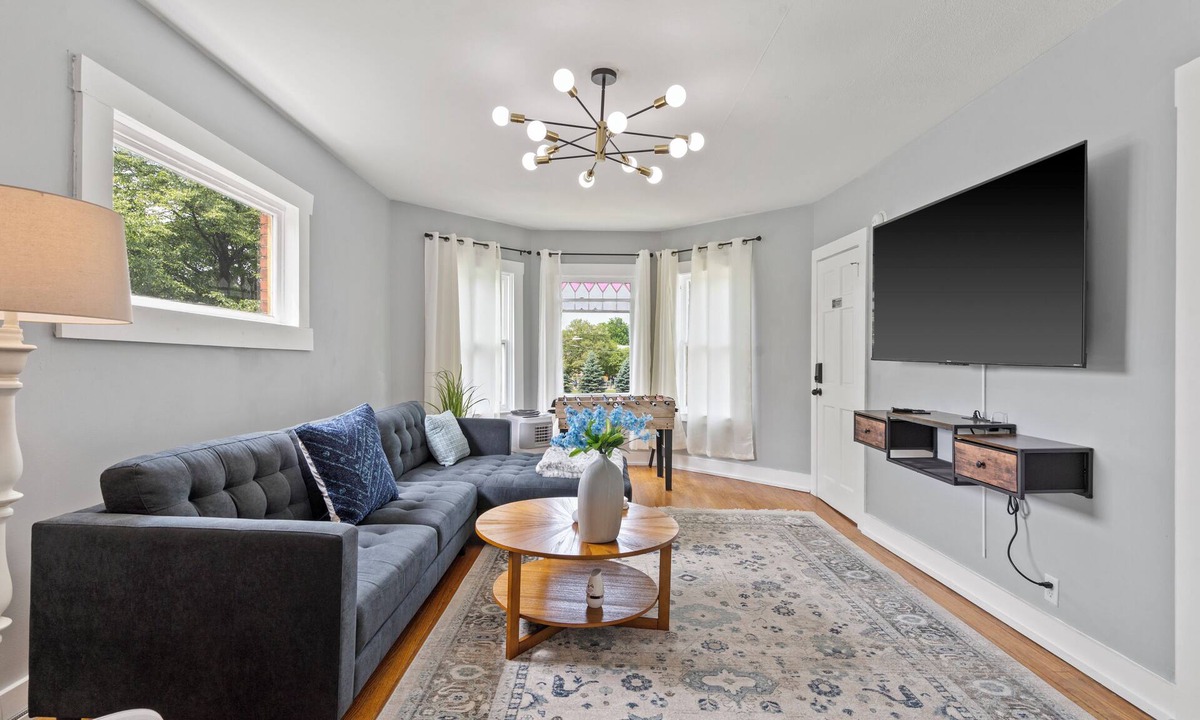 Southside Apartment | Spacious 2BR Near Syracuse Uni, Zoo & Downtown