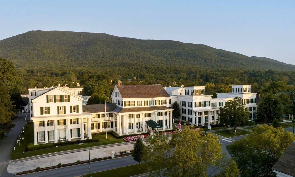 Manchester Apartment | Spacious 2BR Suite with Fireplace & Kitchen