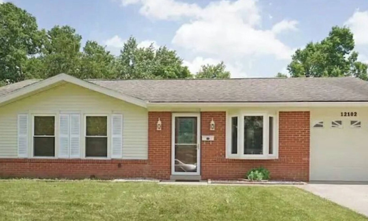 Parkdale House | Spacious 3 bdrm Cincy home