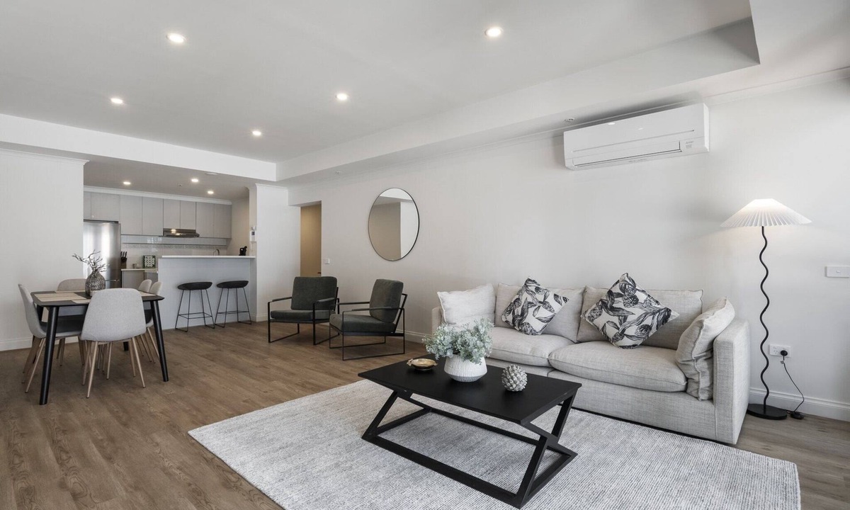 Melbourne Central Business District Apartment | Spacious 3-Bed Apartment in Melbourne CBD