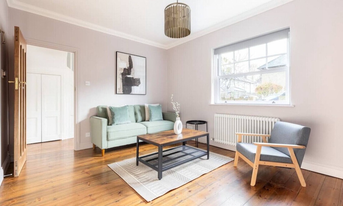 West Putney Apartment | Spacious 3 Bed Flat Putney