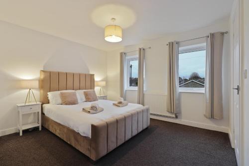 Thurnscoe Apartment | Spacious 3 Bed - FREE Parking - Great for Workers