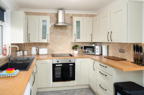 Washington House | Spacious - 3 Bed - Free Parking