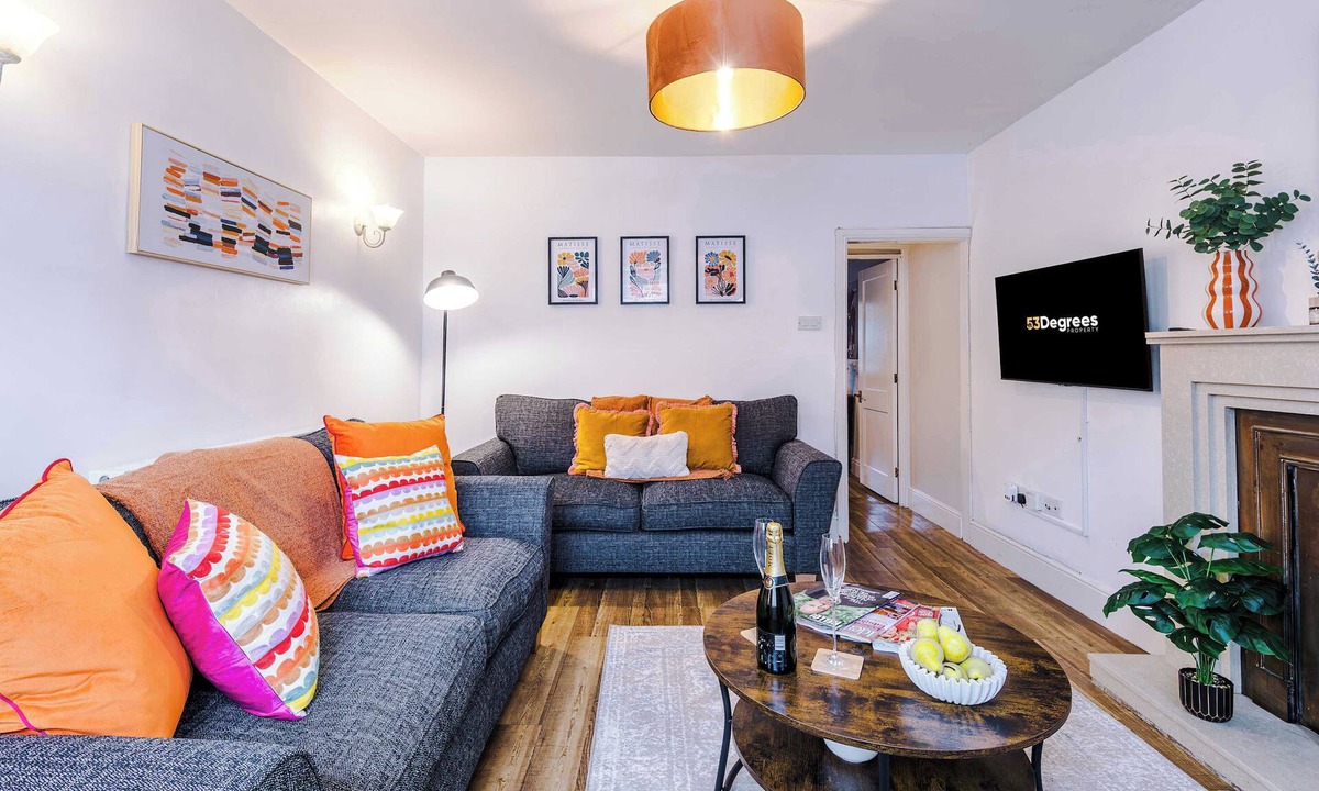 Nantwich House | Spacious 3 Bed, Perfect for Families and Groups!