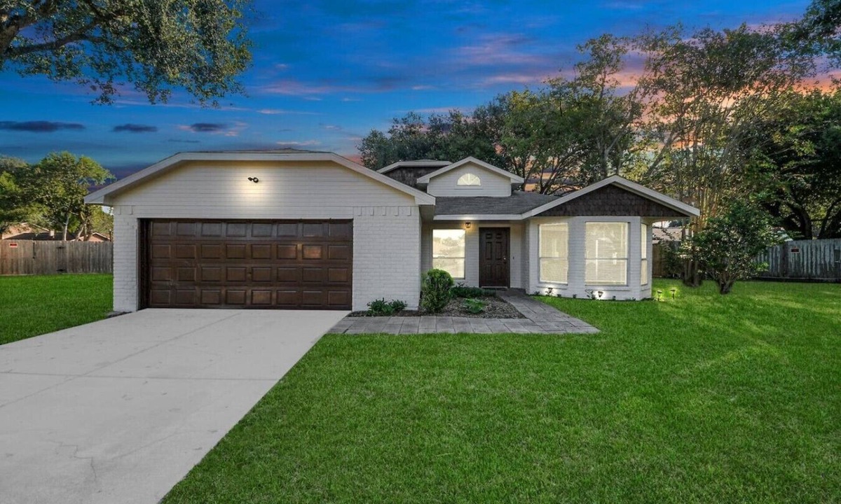 Pecan Grove House | Spacious 3-Bed Single-Story in Pecan Grove, Richmond, TX.