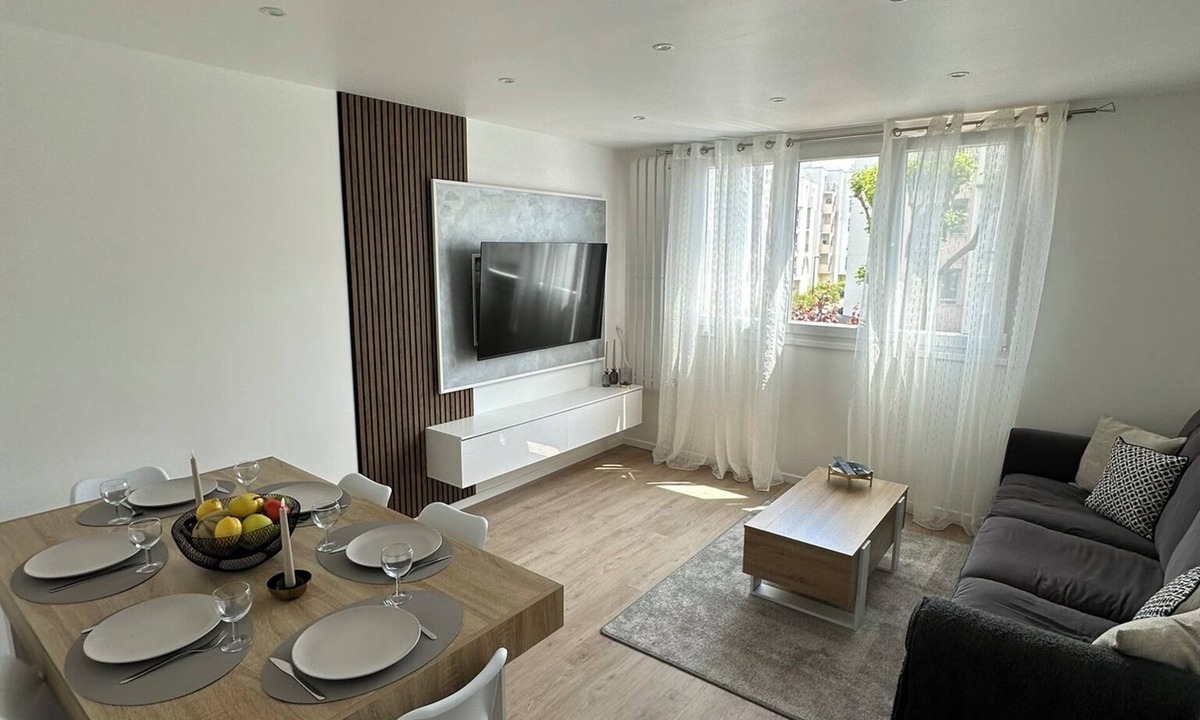 Aubervilliers Apartment | Spacious 3-bedroom near Paris - Private parking - Netflix