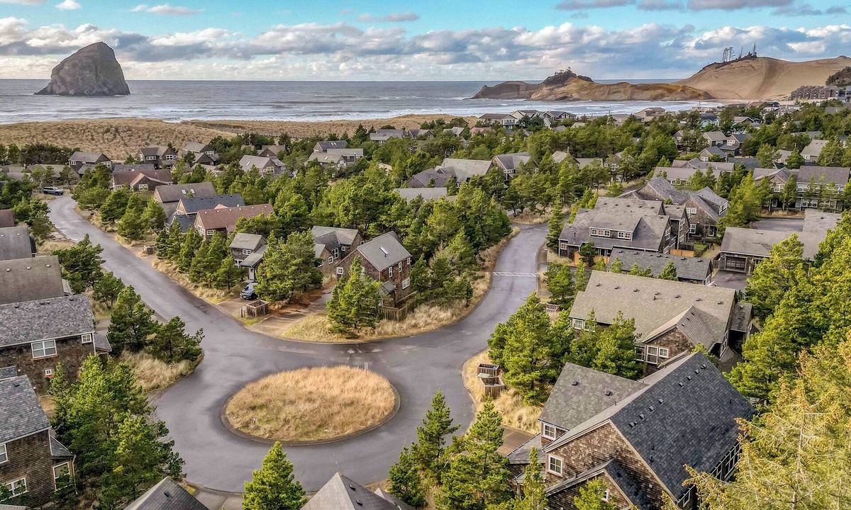 Shorepine Village House | Spacious 3-Bedroom Townhome in Shorepine Community!