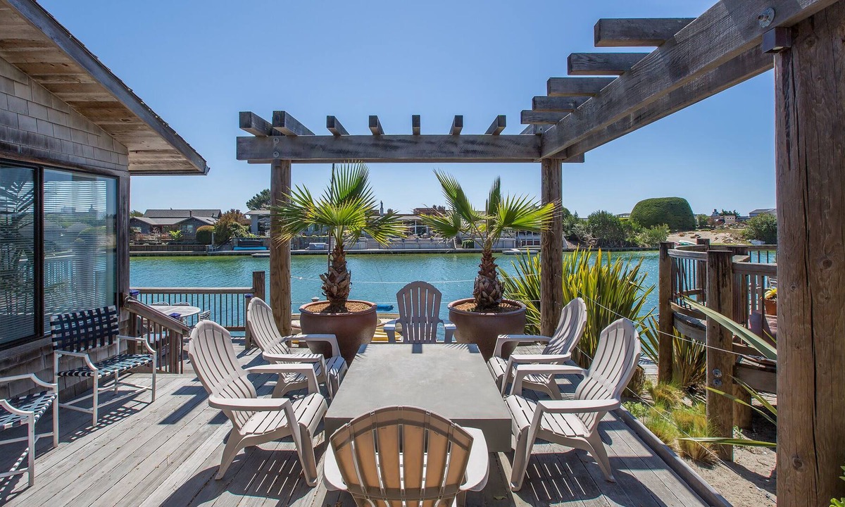 Stinson Beach House | Spacious 3 bedroom home on Seadrift Lagoon