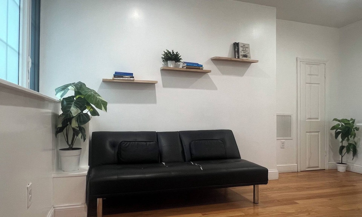 Valley Stream Apartment | Spacious 3-bedroom apartment