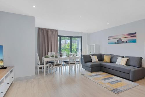 Berrylands Apartment | Spacious, 3 bedroom, 2 bathroom, Surbiton