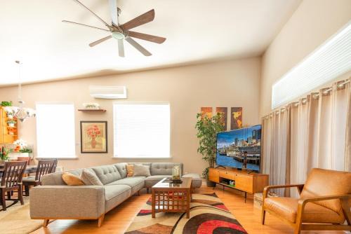 Brighton Apartment | Spacious 3 bedroom 2 bath Seattle Home