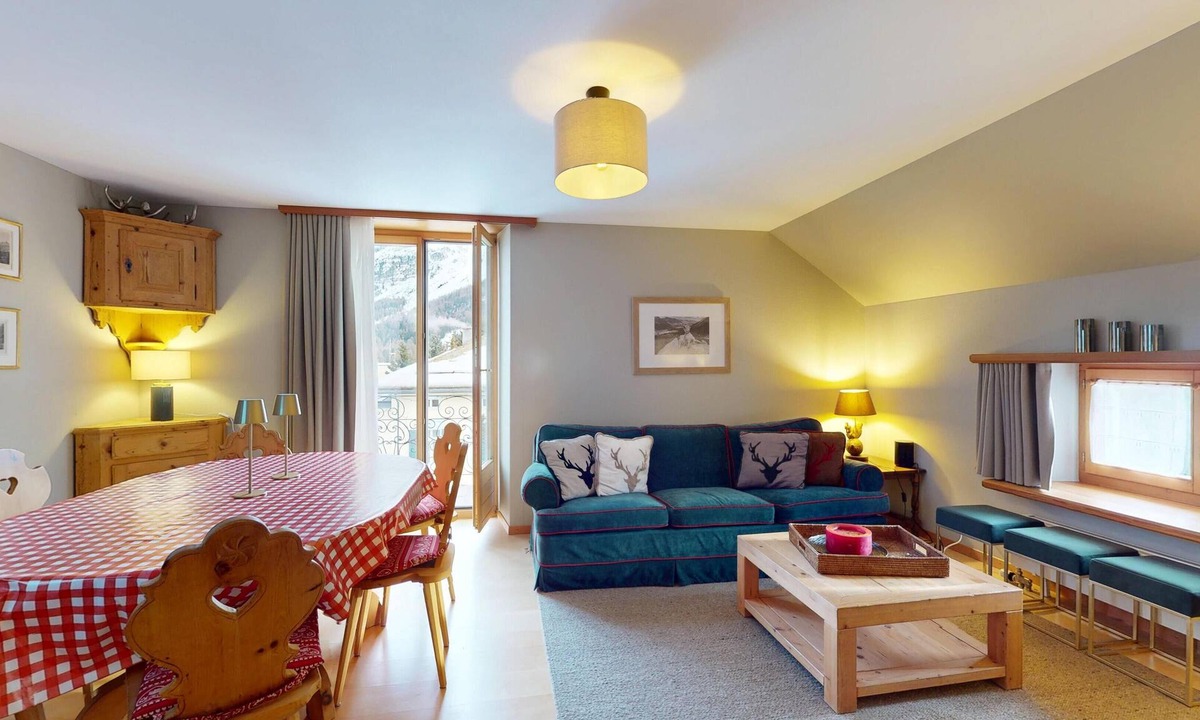 Champfer Apartment | Spacious 3-Bedroom Apartment with Balcony & Mountain Views in Champfèr