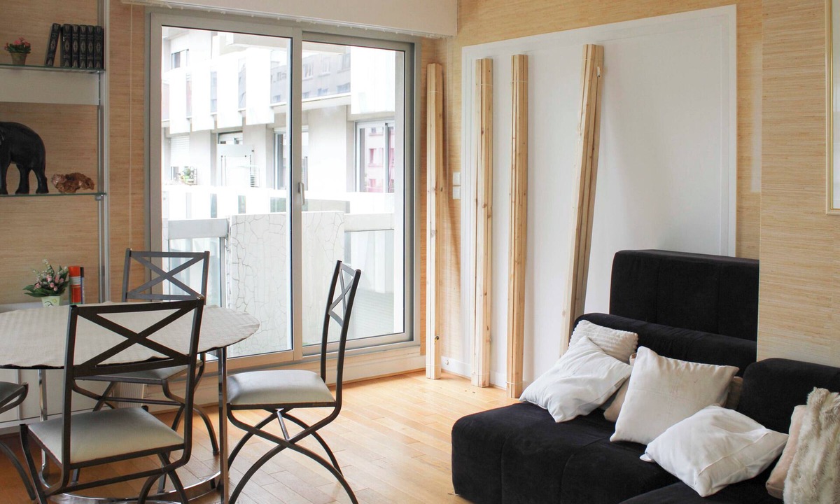19th Arrondissement Apartment | Spacious 3-Bedroom Apartment with Balcony